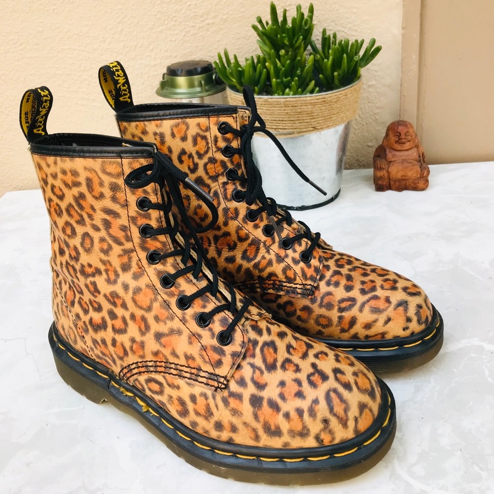 🐆❤️ RARE! Vintage leopard print Dr. Martens boots